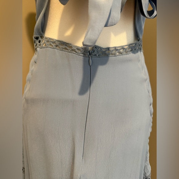 Reiss stunning blue dress size 4 never worn
Open back with tie - Picture 12 of 16